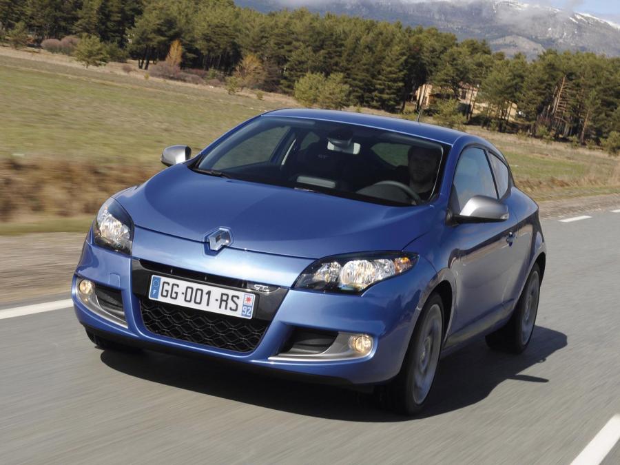 Renault Megane GT 2010 года  (фото 8 из 16)